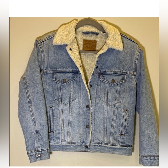 Levi's Ex-Boyfriend Sherpa Trucker Jacket Denim Jacket with Cream Sherpa Lining - Picture 1 of 4
